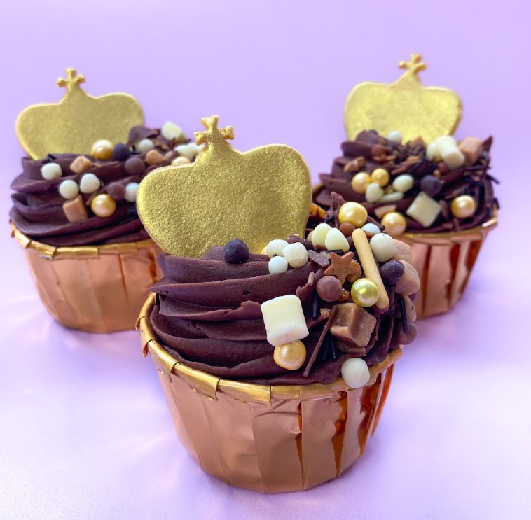 Crowning Cupcake Delights: King's Coronation Cupcakes - Fit for Royalty